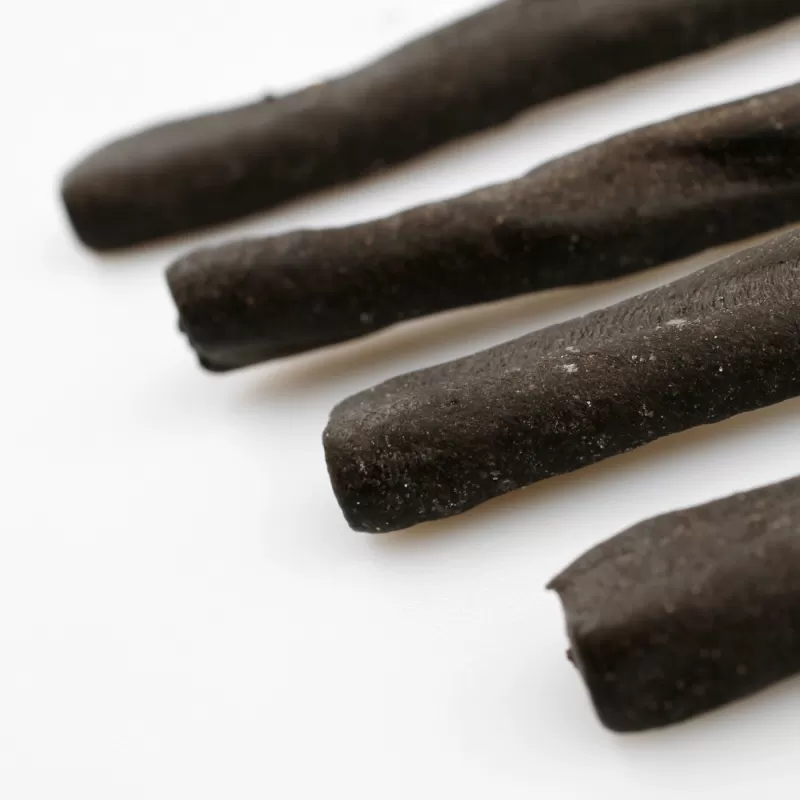 Grissini à l'encre de seiche - Les douceurs de Giotto - Pasticceria Giotto Oltre la Dolcezza - Grissini, Taralli et Snacks